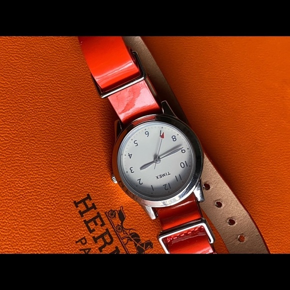 Orange strap Times wristwatch - Picture 8 of 8